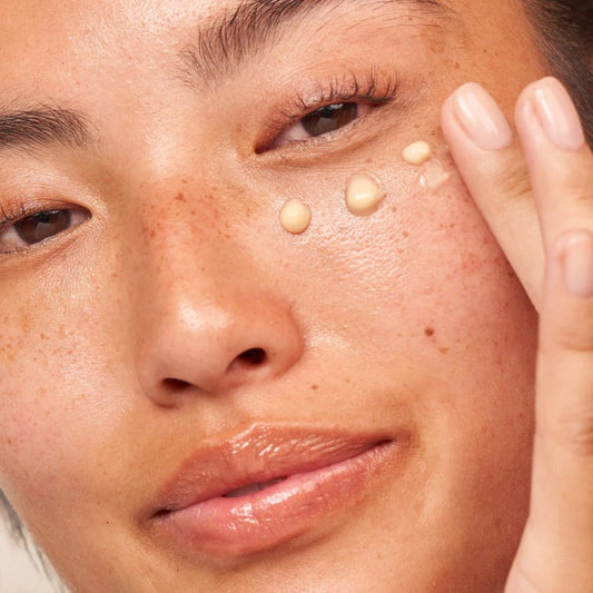 Dr Gross Vitamin C Lactic Firm Bright Eye Treatment Model