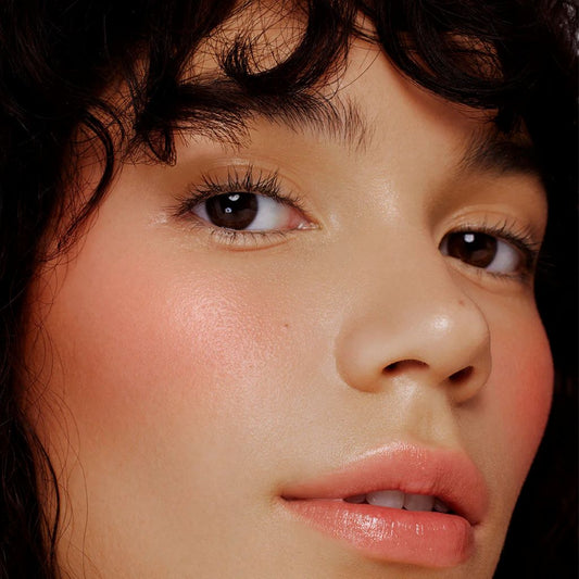 Surratt Artistique Liquid Blush Model
